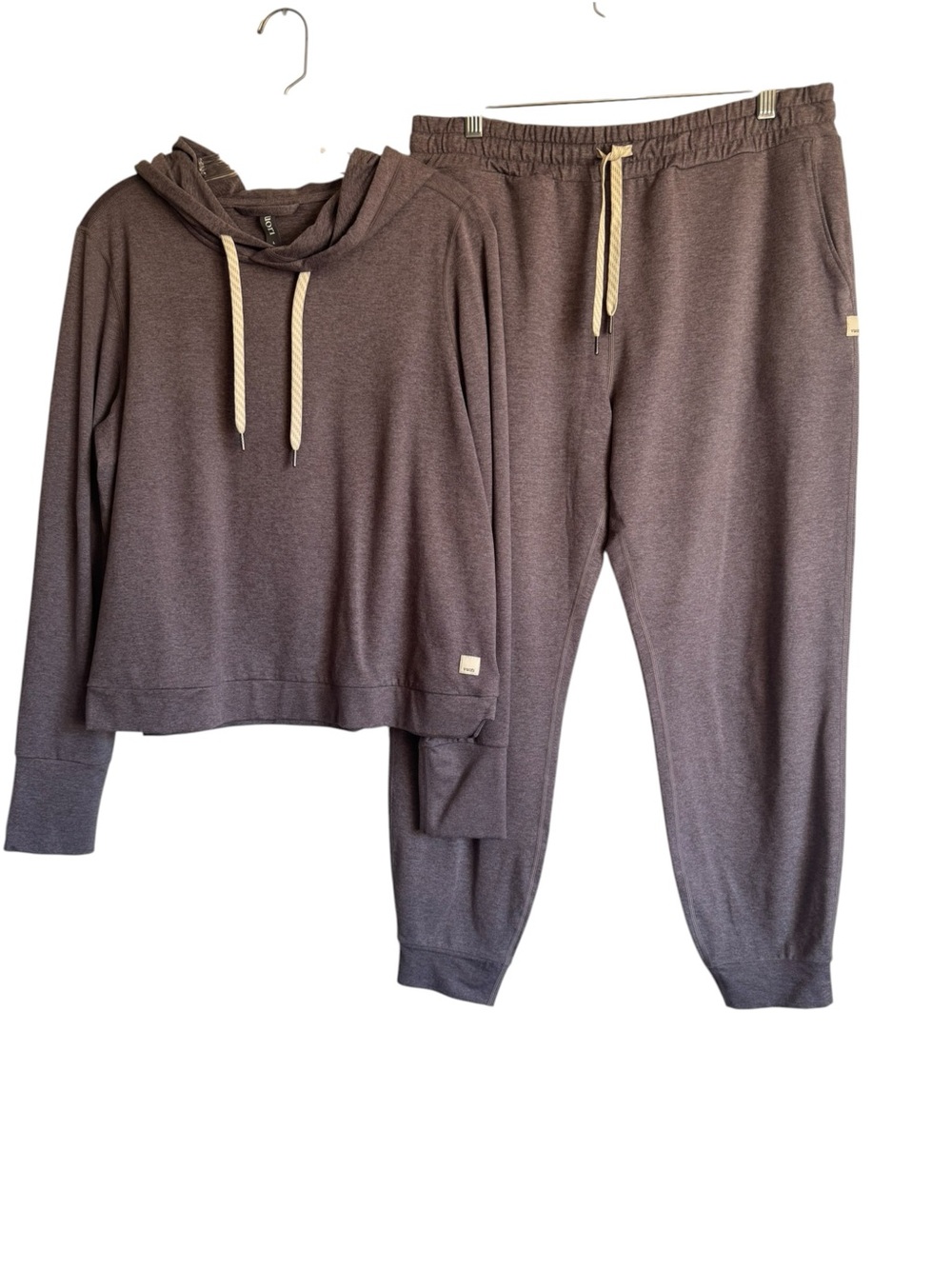 Vuori Women's Matching Set, Essential Joggers, Halo Pullover, Sz M/L Leisurewear